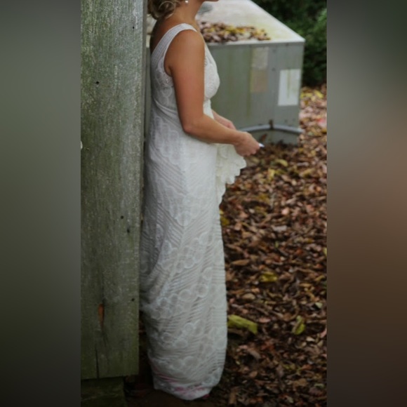 Wtoo Lace and Silk underlay Ivory Wedding Dress - Picture 11 of 13